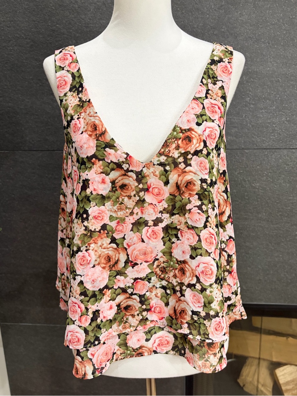 Forever 21 Floral Tiered Sleeveless Top Size Small